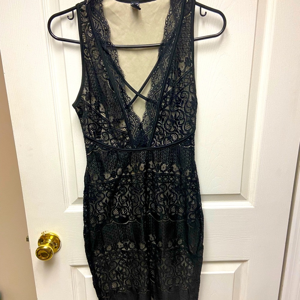 Black lace Windsor dress